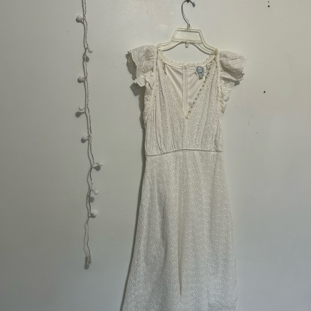 Elegant White Lace Dress